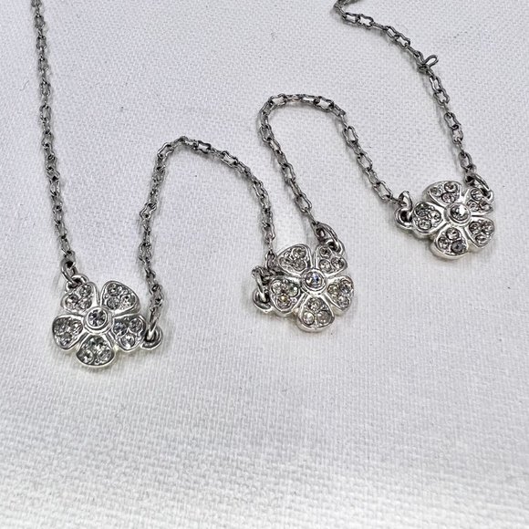 NWOT - NY & CO - Jeweled Flower Charms Silver Tone 16” Chain Necklace - Picture 8 of 8